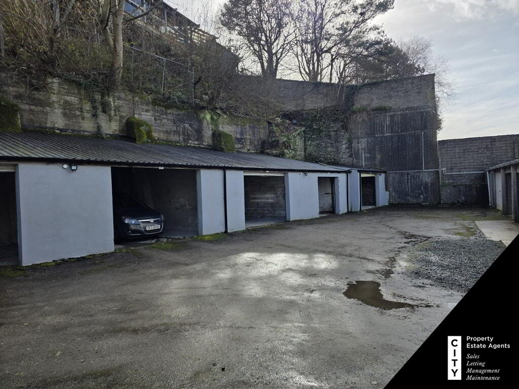 Photo 5 of 29 Chamberlain Street, Garages, Derry