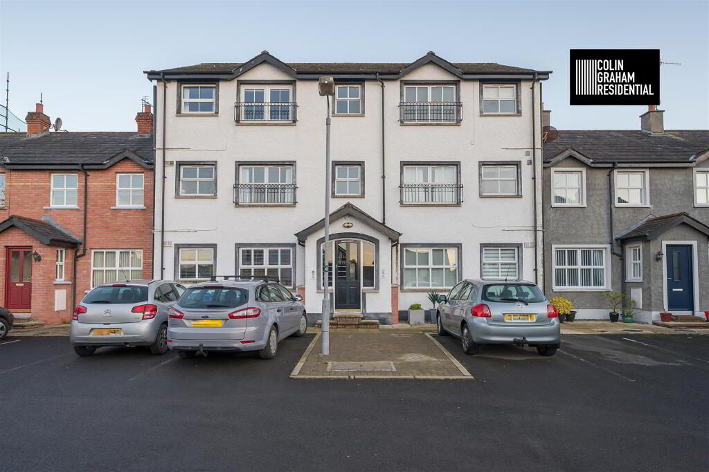 13 Riverside Mews-2.jpg
