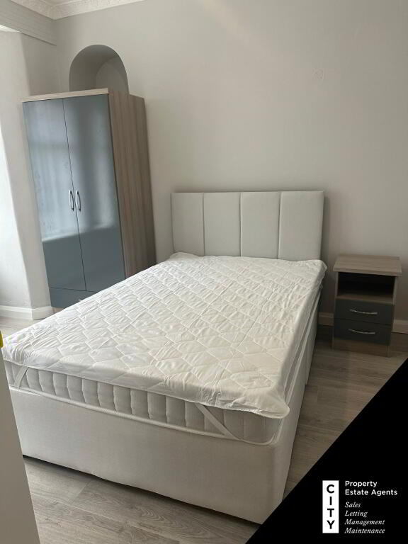 Photo 2 of Laburnum Terrace, **student Property**, Derry