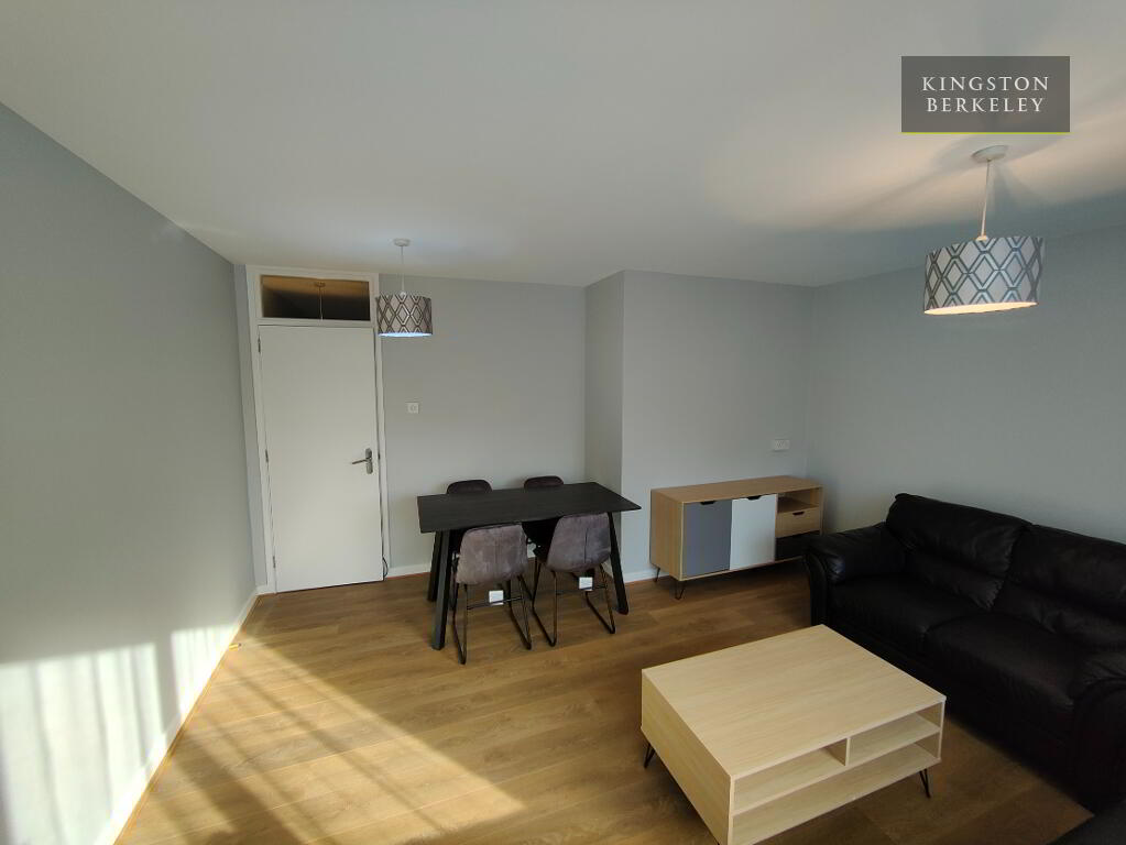 Photo 9 of 2e Stranmillis Court, Lower Malone, Belfast
