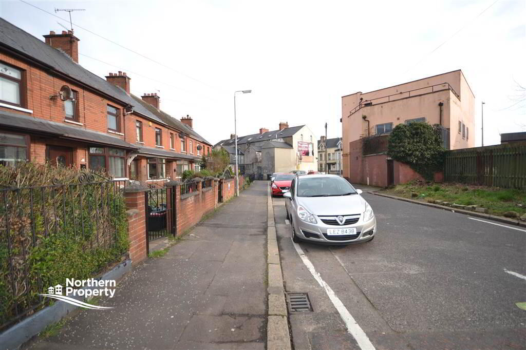 Photo 18 of 15 Beechmount Drive, Belfast