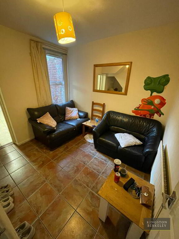 Photo 3 of (hmo Registered), 6 Jerusalem Street, Holylands, Queens Quarter, Belfast