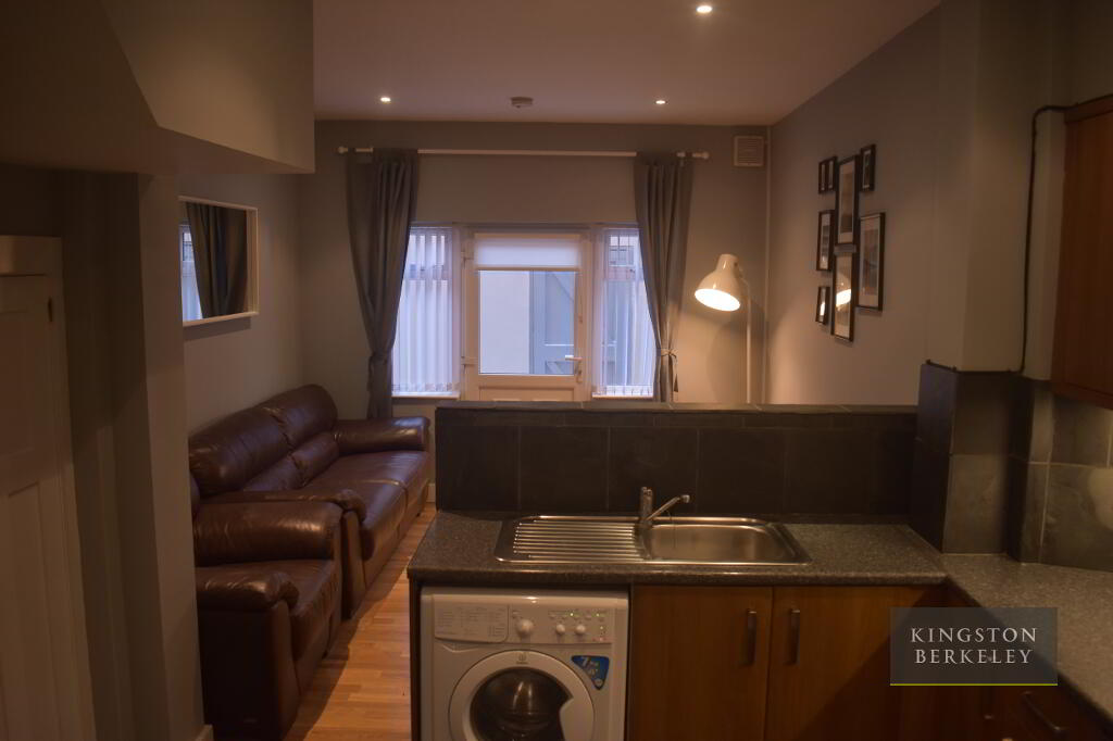 Photo 3 of (hmo Registered), 107 Donegall Avenue, Belfast South, Belfast