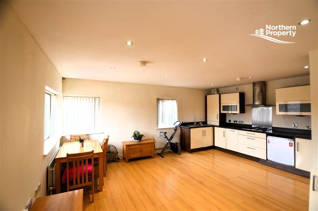 Photo 5 of 26 Station View ( Penthouse), Dunmurry, Belfast