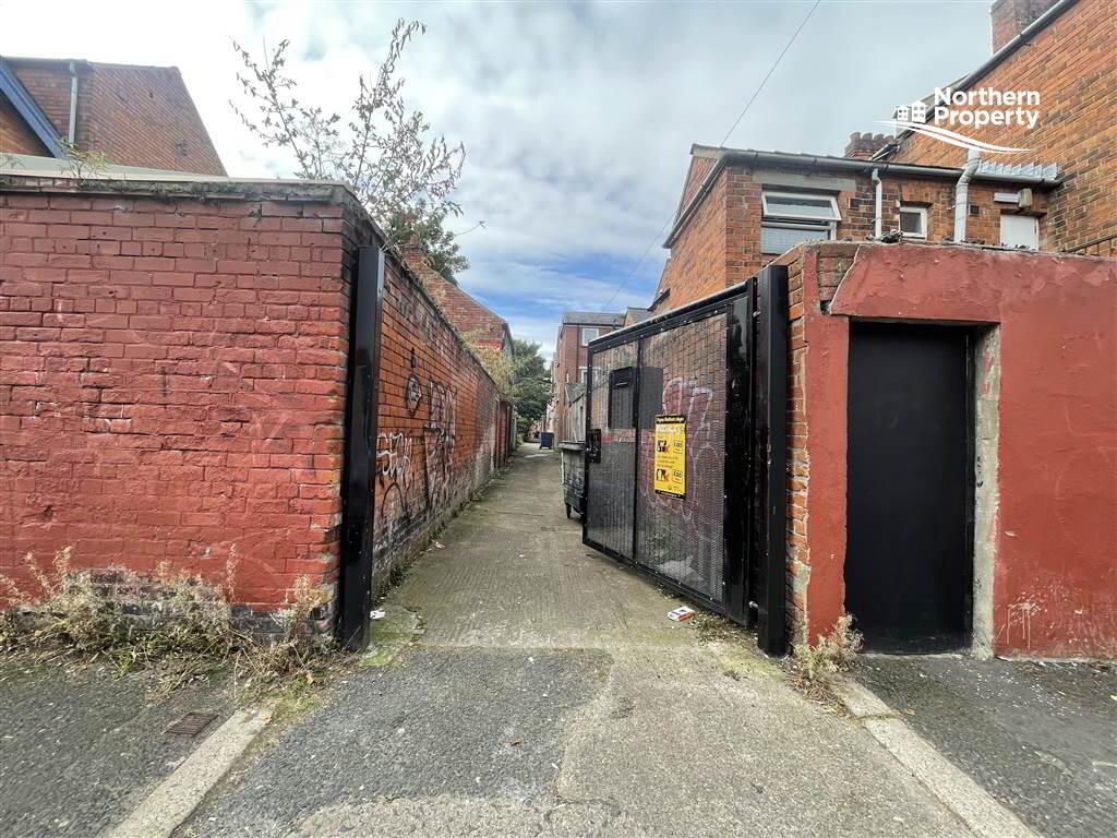 Photo 4 of 98a University Avenue, Belfast