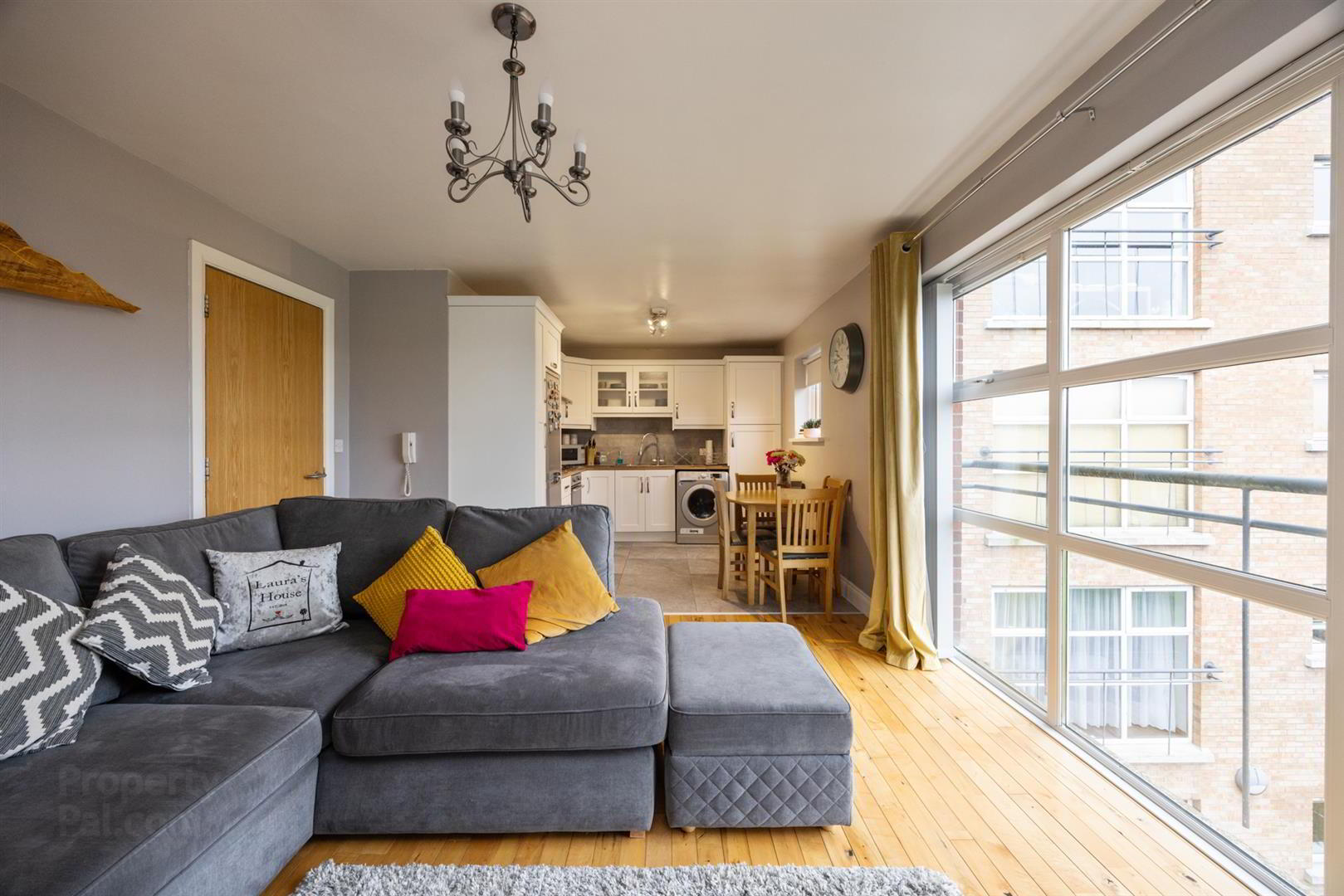 Apt 5, 8 Lewis Mews 7 of 18