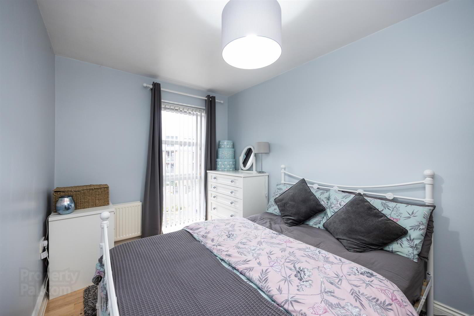 Apt 5, 8 Lewis Mews 14 of 18