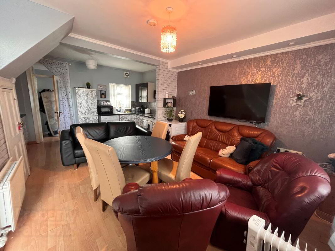 31 Caledon Street 3 of 17