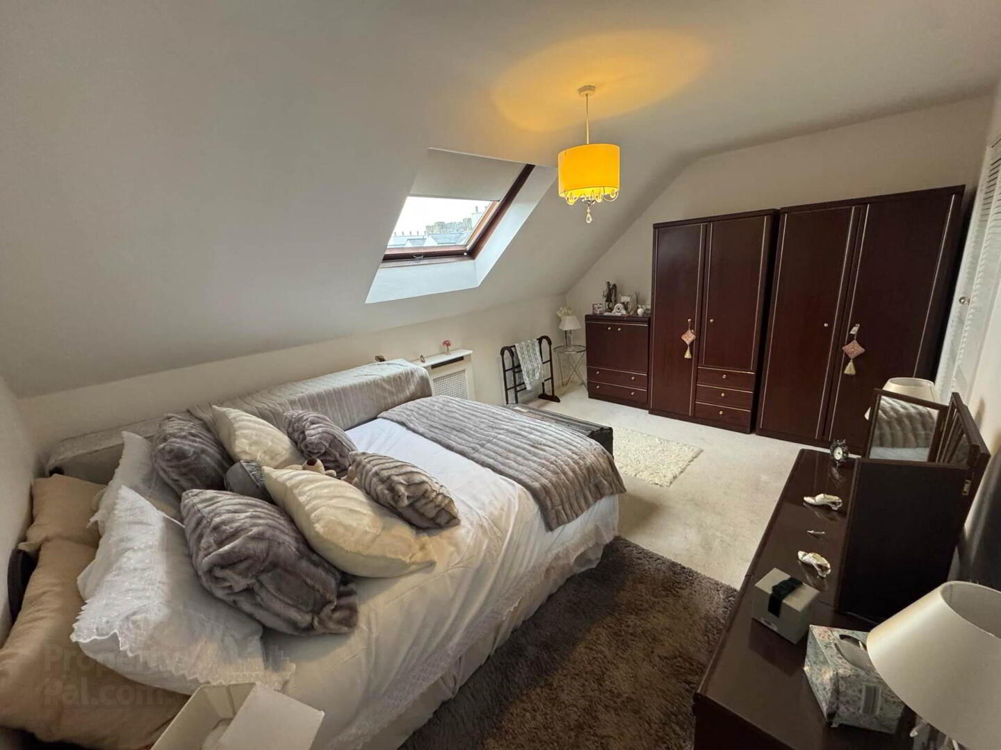 11 Essex Court 4 of 17