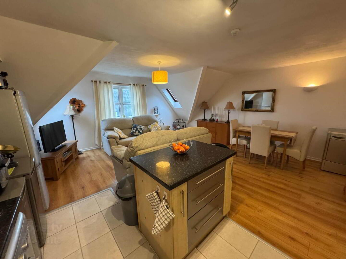 11 Essex Court 6 of 17