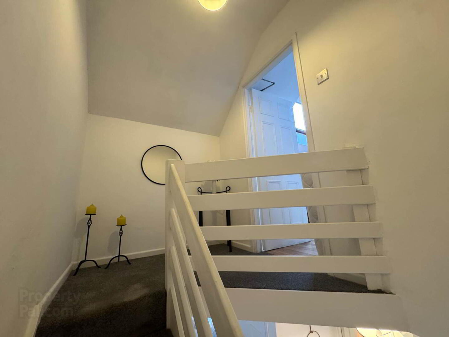 11 Essex Court 12 of 17