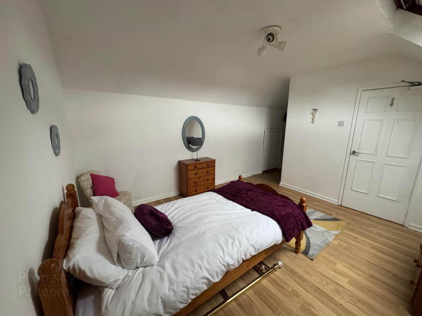 11 Essex Court 14 of 17