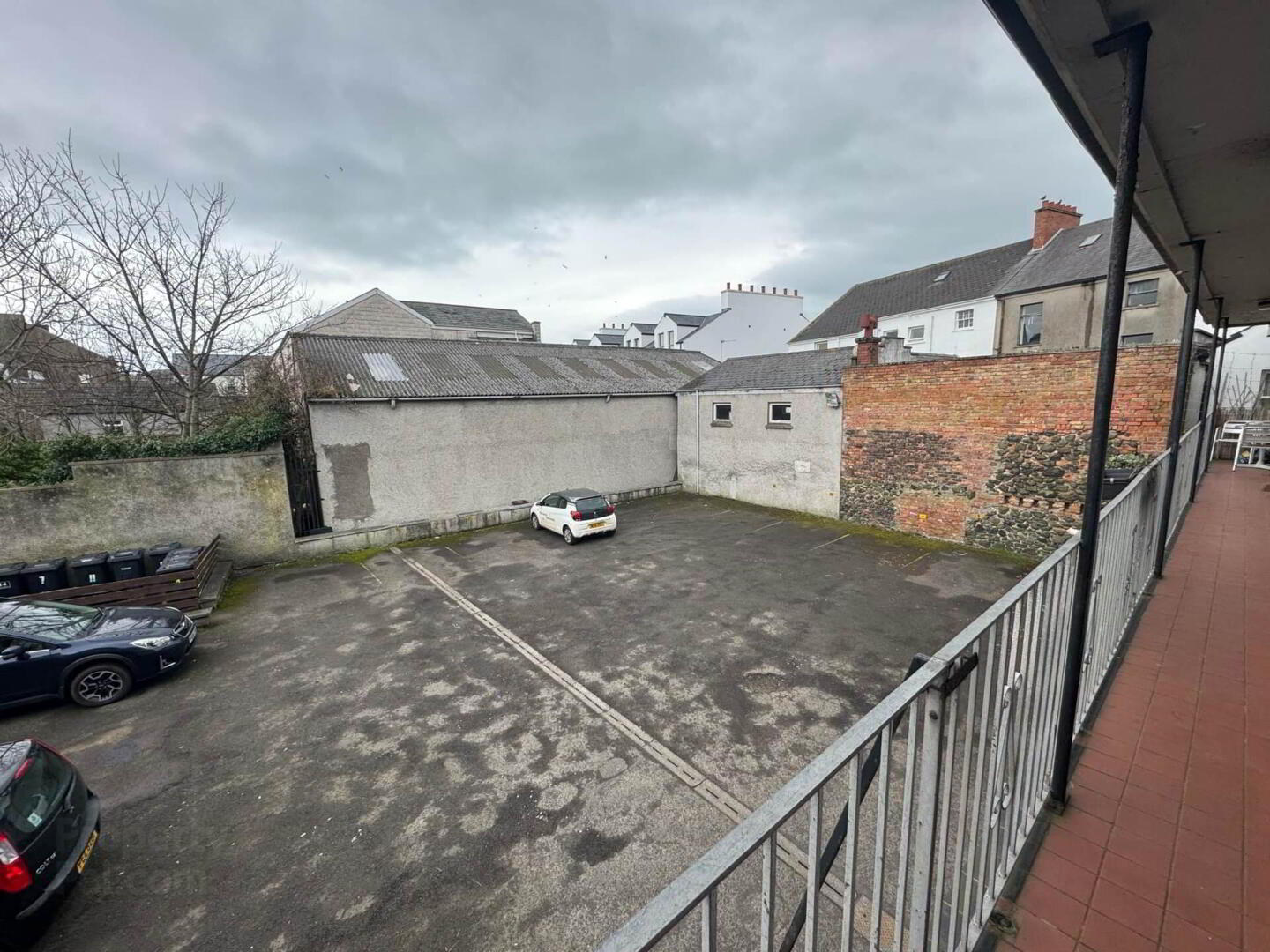 11 Essex Court 16 of 17