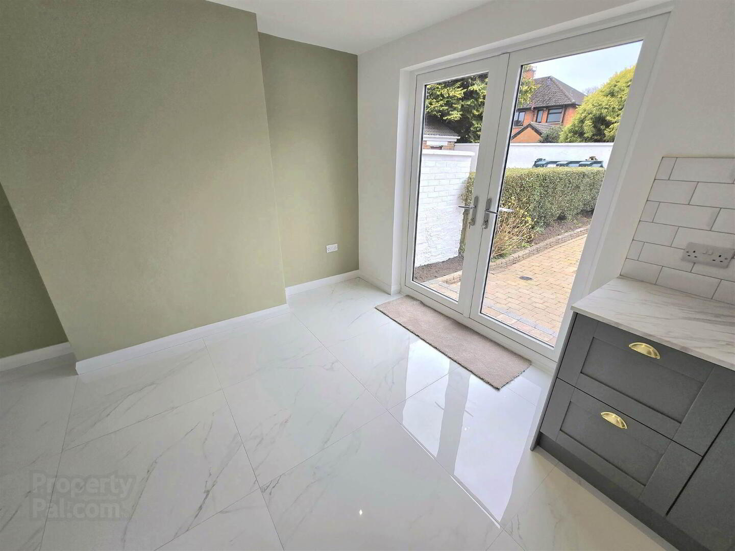 6 Beechdene Drive 9 of 19