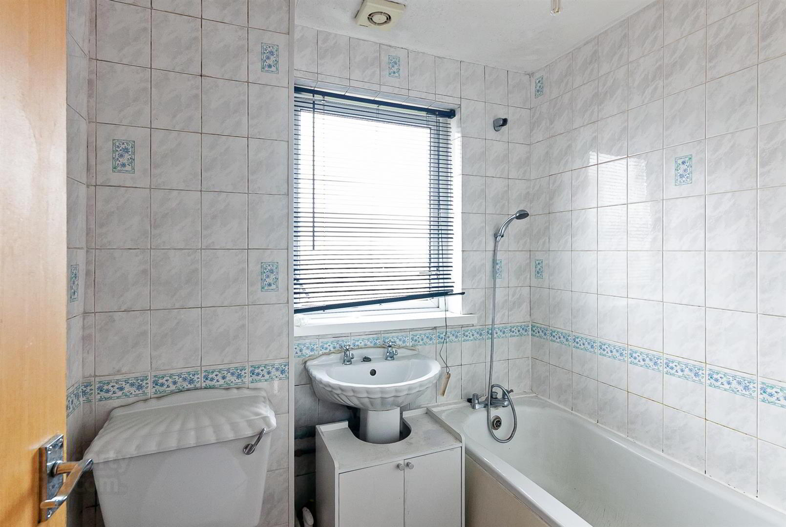 69 Ballyfore Road 14 of 17
