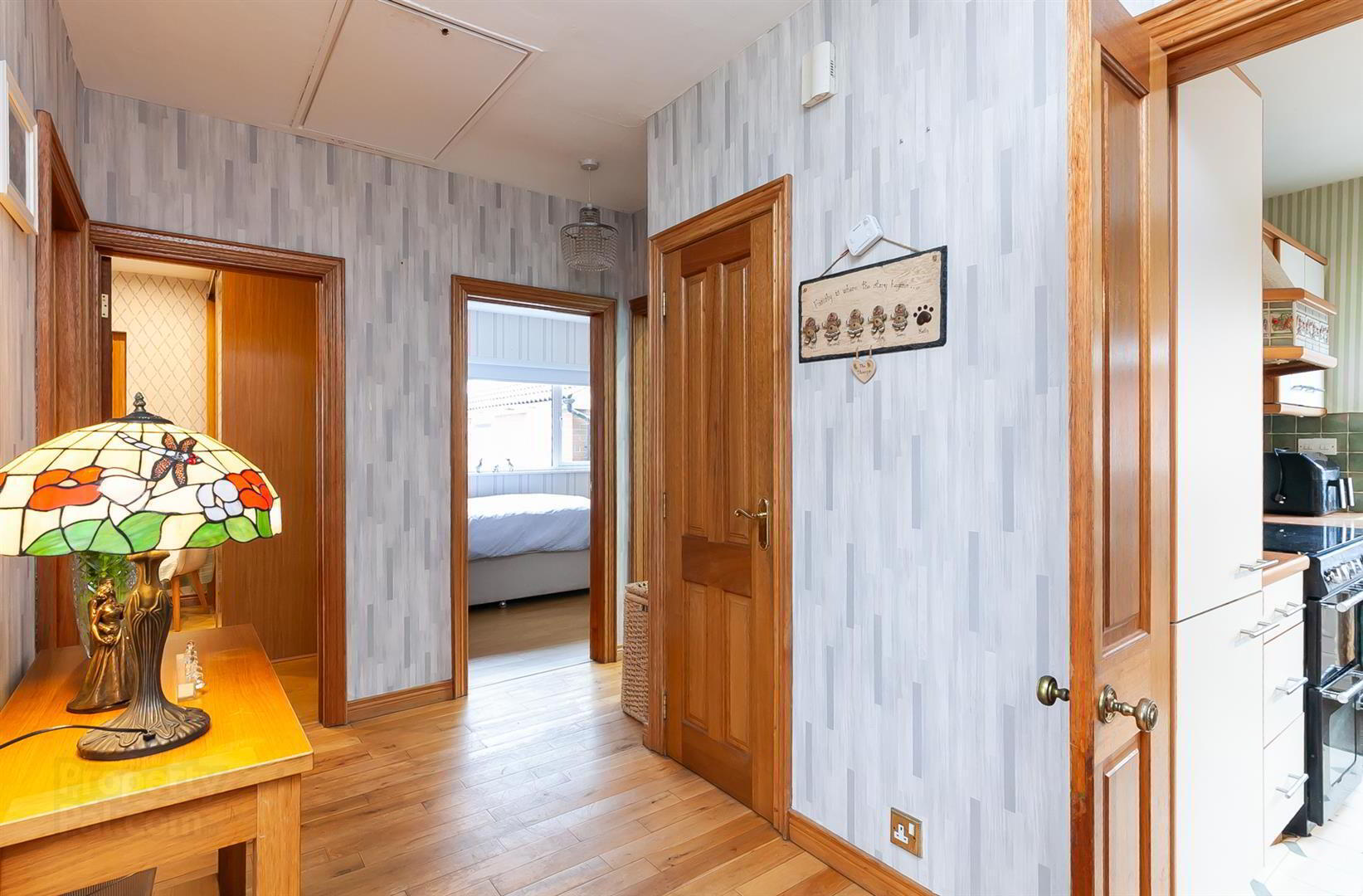 16 Woodford Crescent 5 of 24