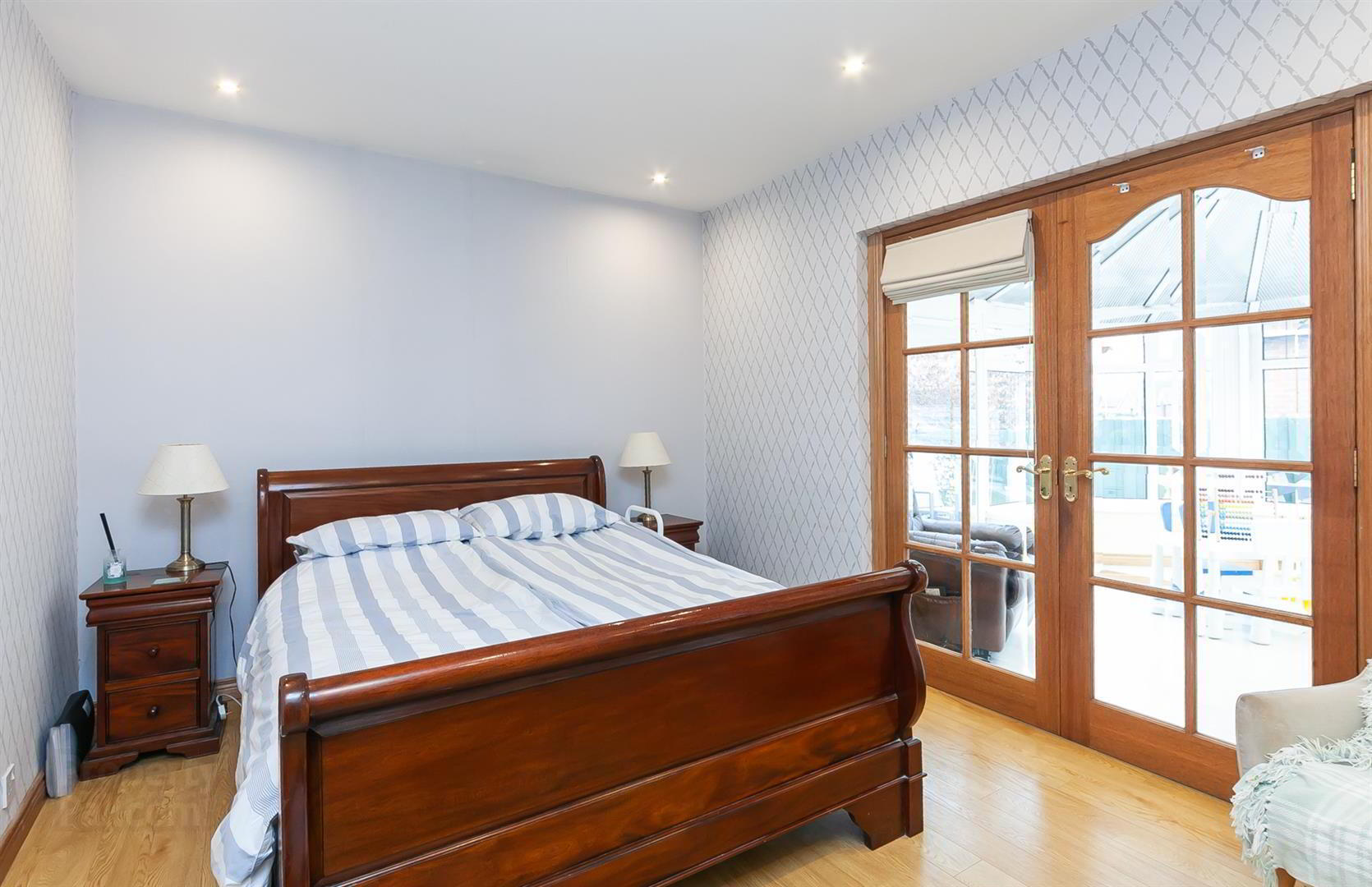 16 Woodford Crescent 16 of 24