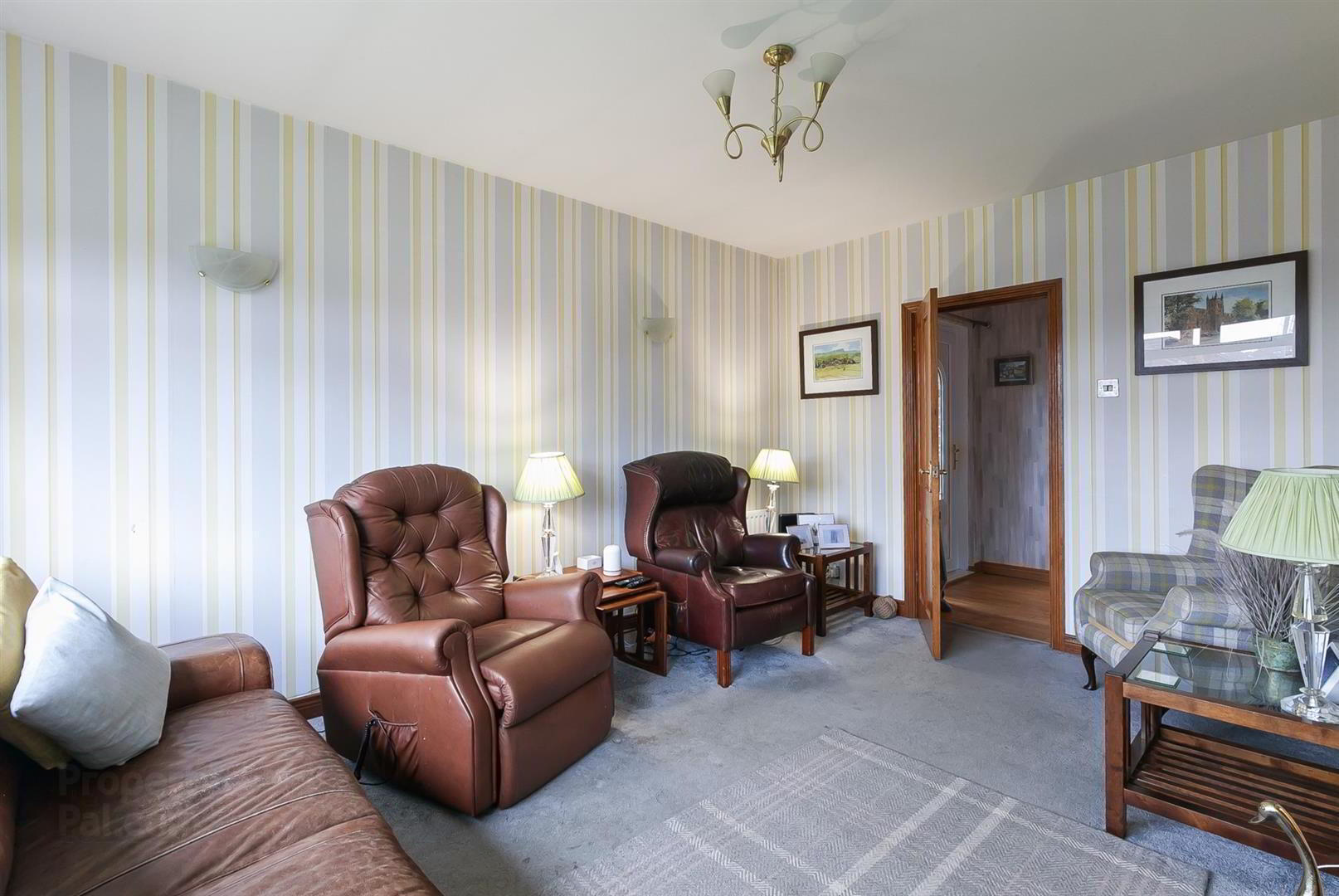 16 Woodford Crescent 7 of 24