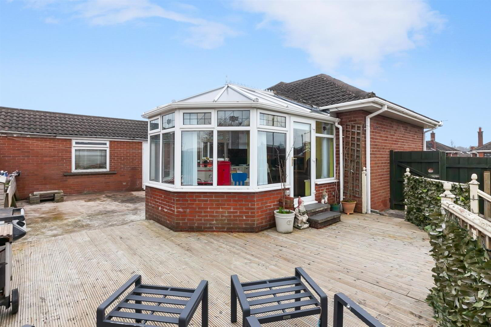 16 Woodford Crescent 24 of 24