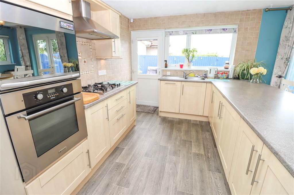4 Woodcroft Rise 5 of 23