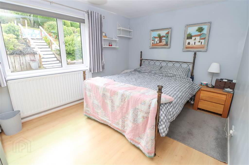 4 Woodcroft Rise 13 of 23