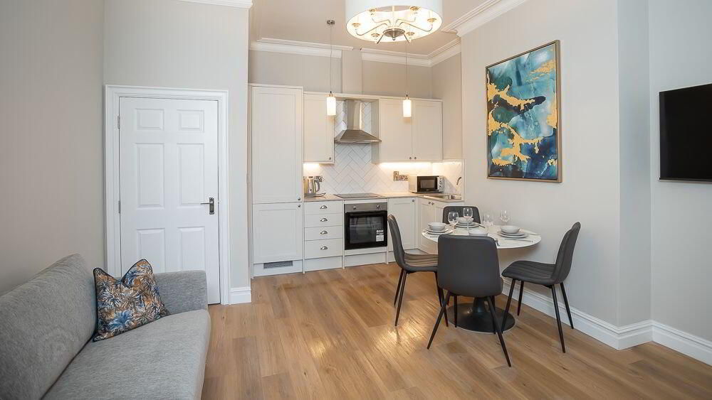 Apt 1, 66 Wellington Park 4 of 16