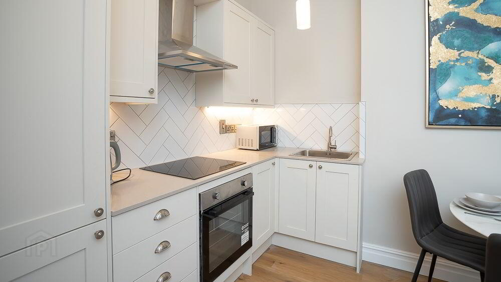 Apt 1, 66 Wellington Park 5 of 16