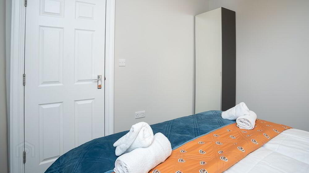 Apt 1, 66 Wellington Park 13 of 16