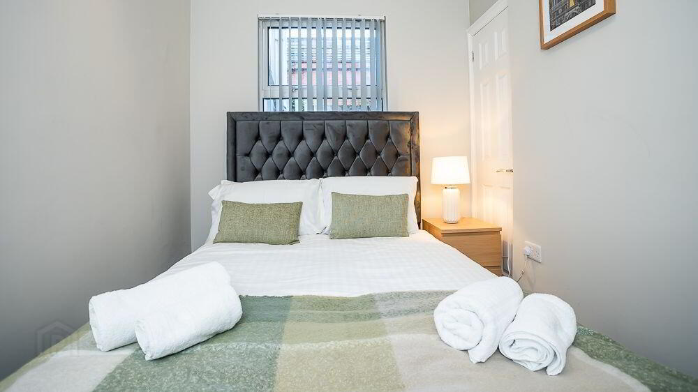 Apt 1, 66 Wellington Park 12 of 16