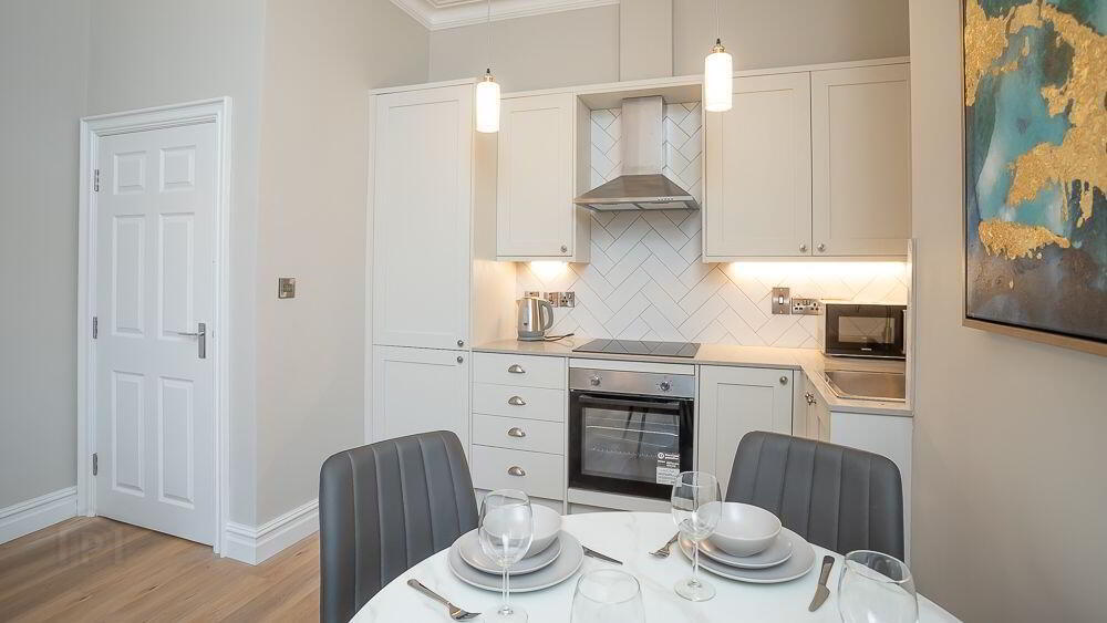 Apt 1, 66 Wellington Park 9 of 16