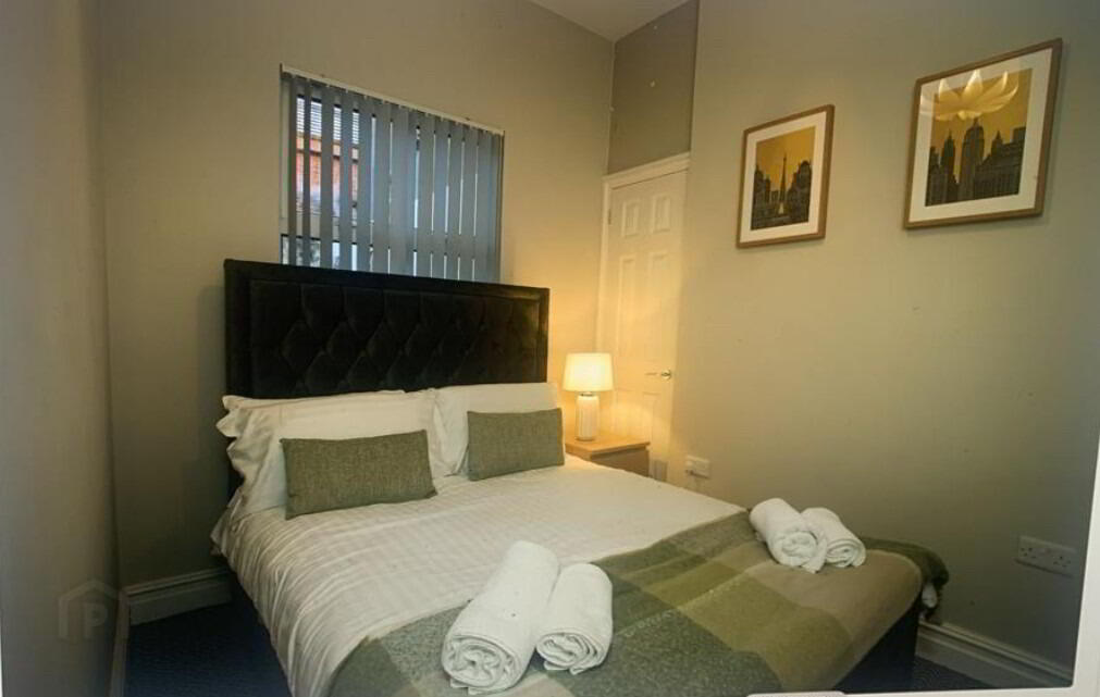 Apt 1, 66 Wellington Park 11 of 16