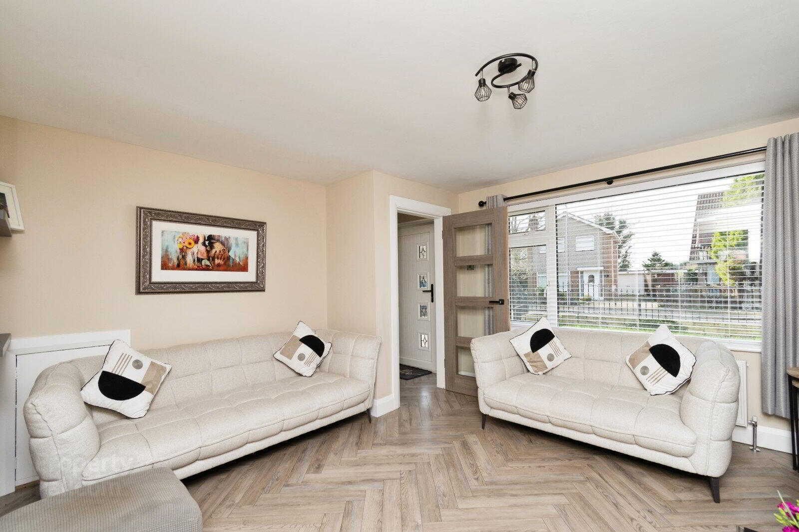3 Woodview Crescent 6 of 22