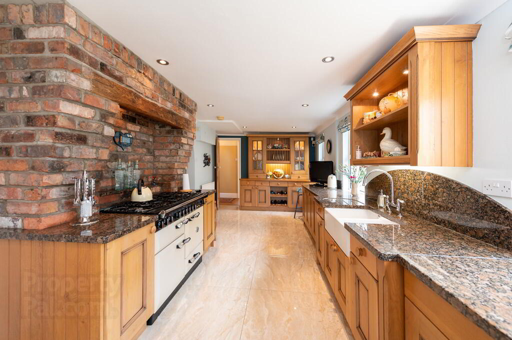 276 Upper Road 10 of 57