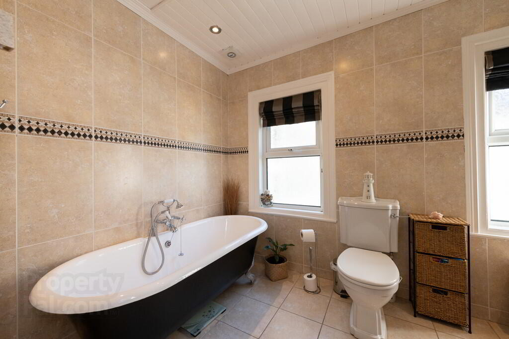 276 Upper Road 31 of 57