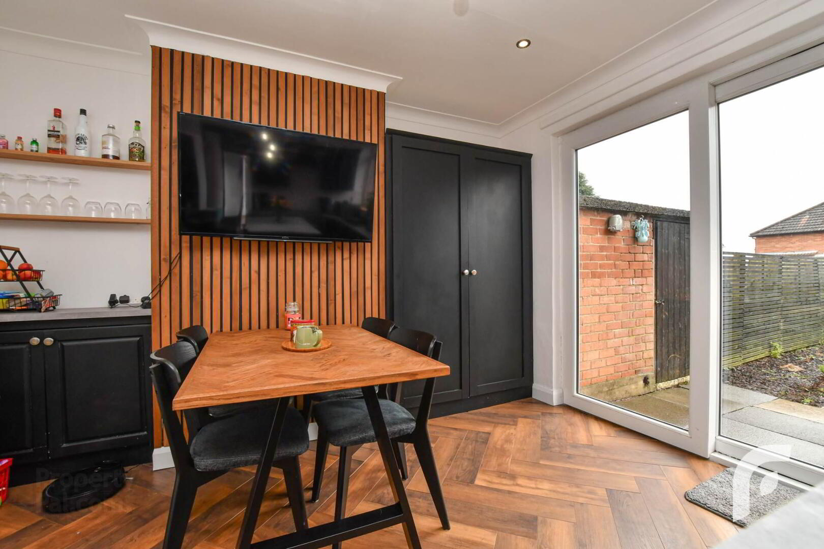 8 Westway Park 17 of 35
