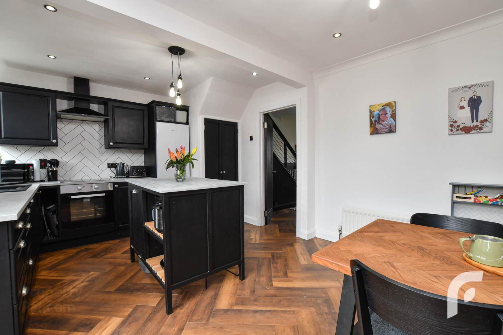 8 Westway Park 15 of 35