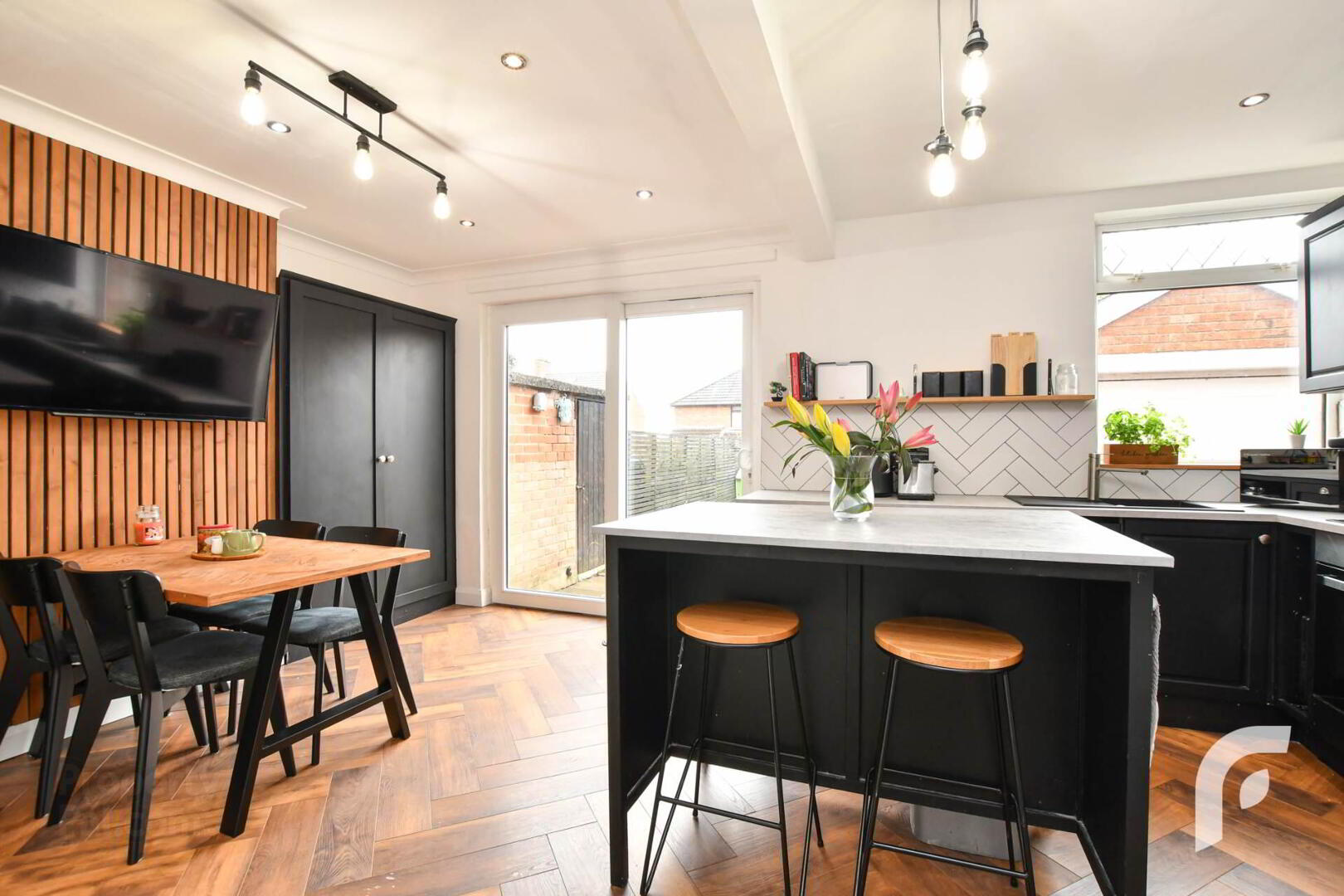 8 Westway Park 11 of 35