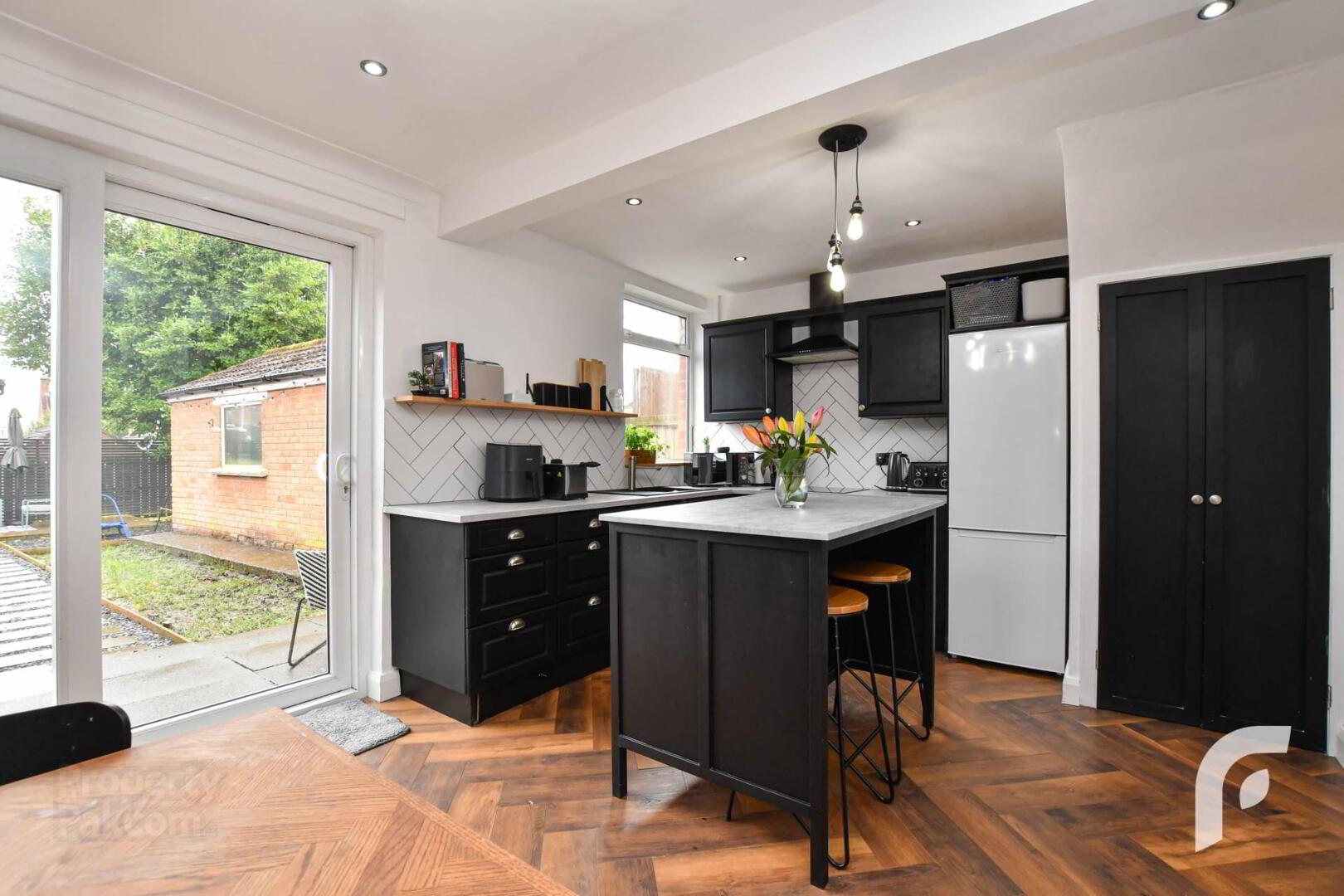 8 Westway Park 12 of 35