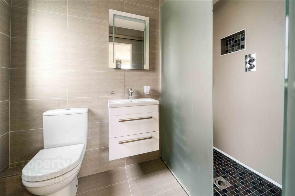 10 Mornington Avenue 17 of 20
