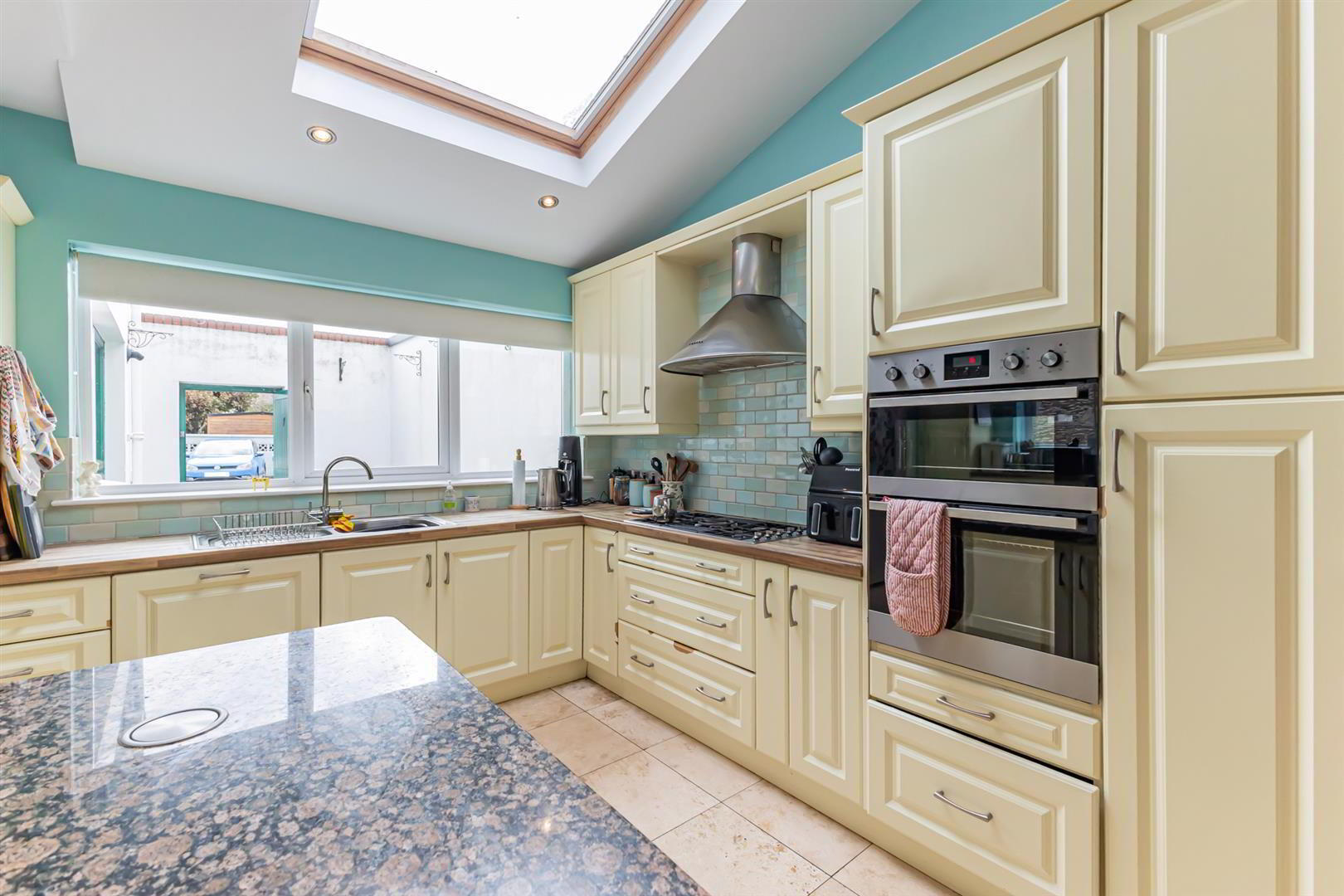 7 Dufferin Villas 13 of 41