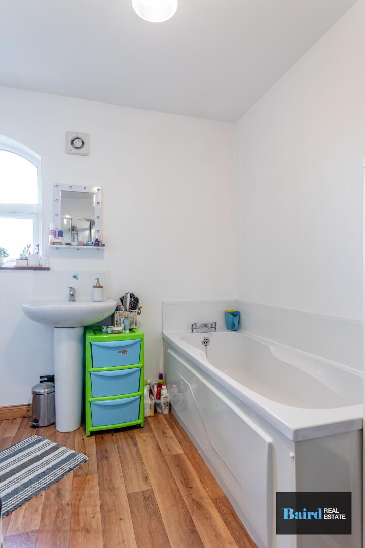 32 Brookfield Road 28 of 32