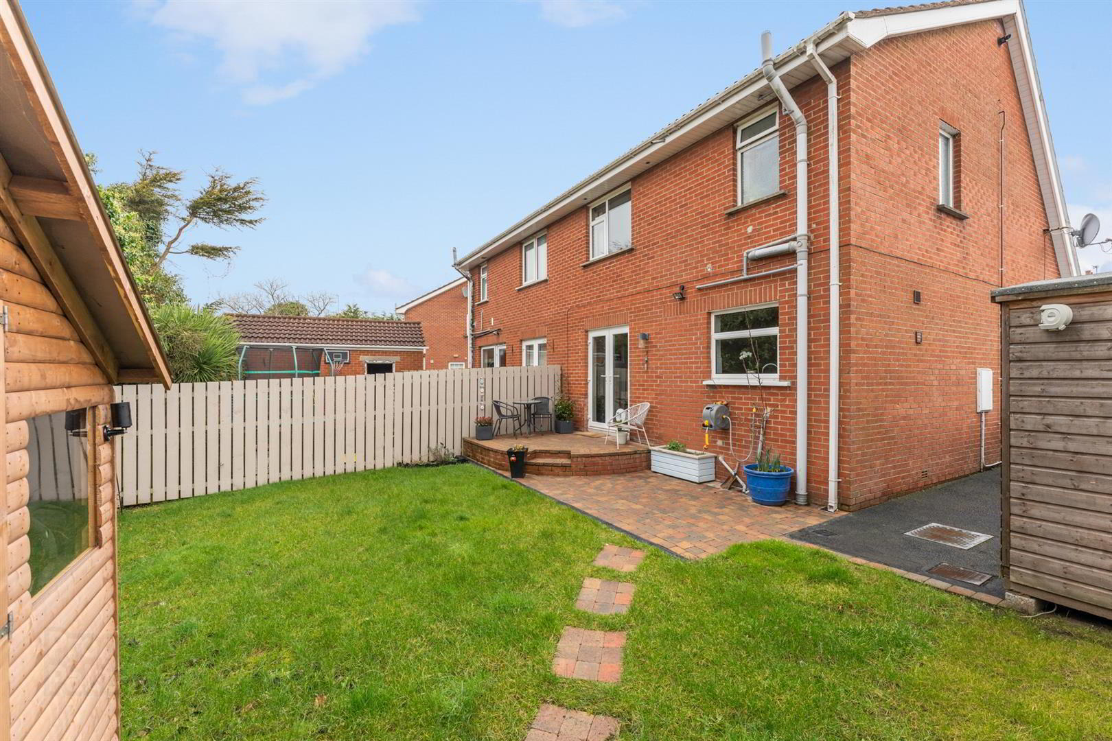 2 Priory Walk 17 of 19