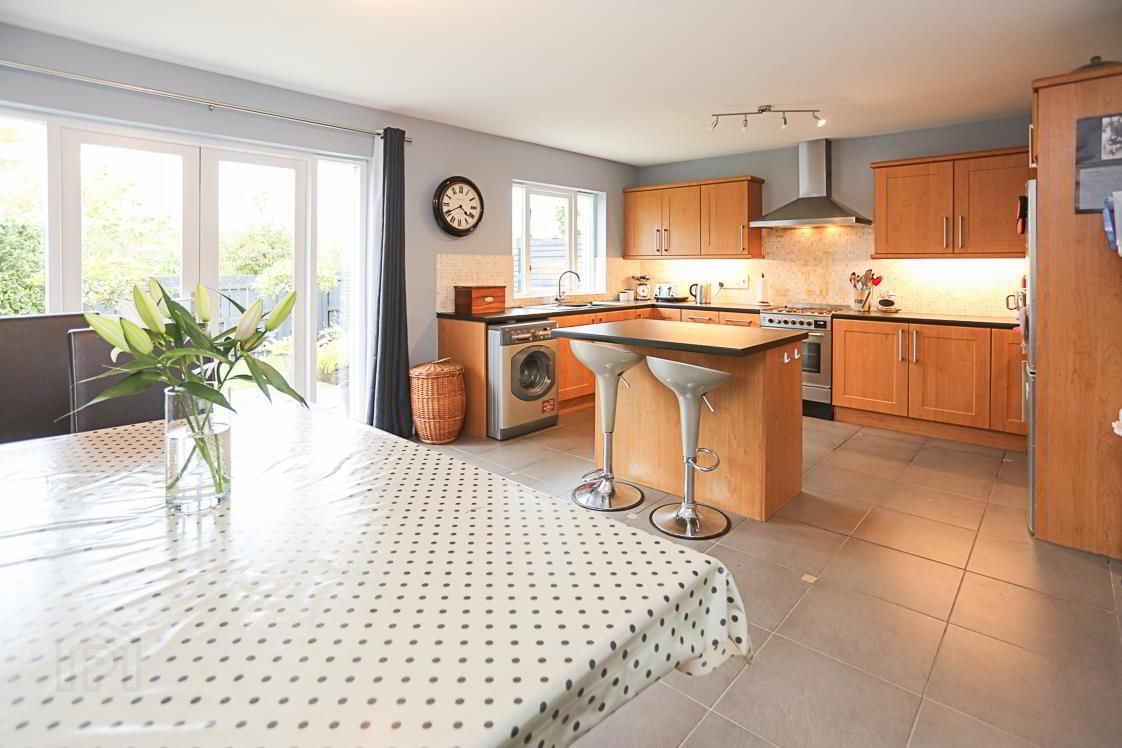 53 Shaftesbury Road 9 of 26