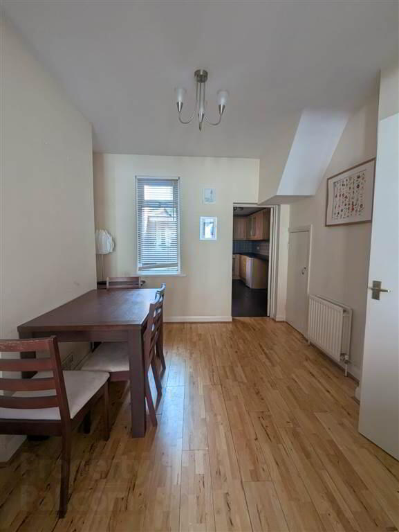 8 Lismain Street 5 of 11