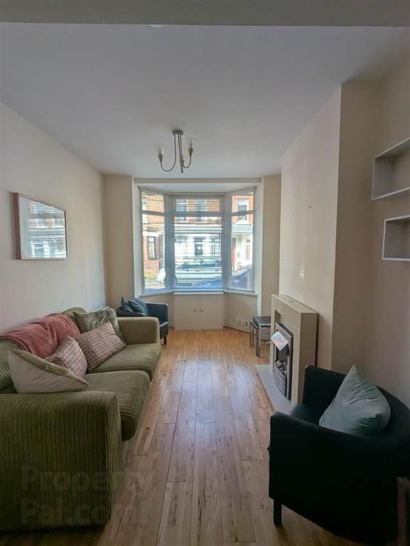 8 Lismain Street 4 of 11