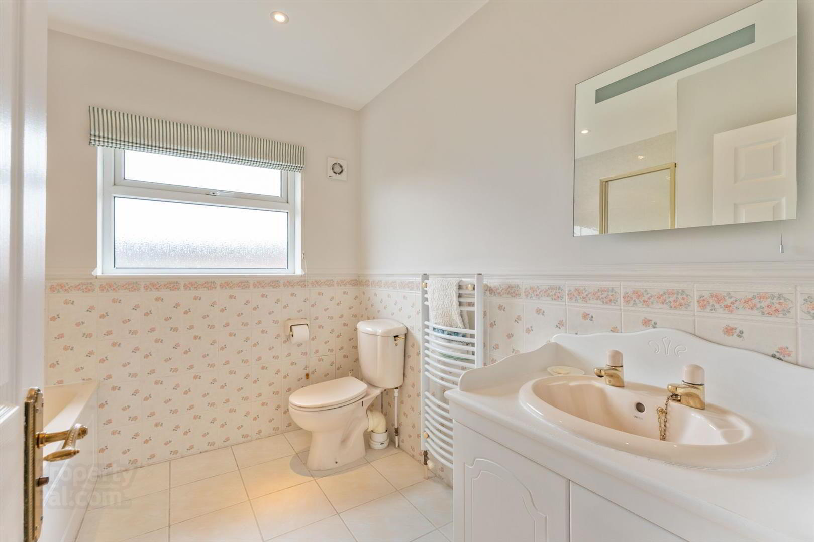 15 Beechfield Drive 19 of 25