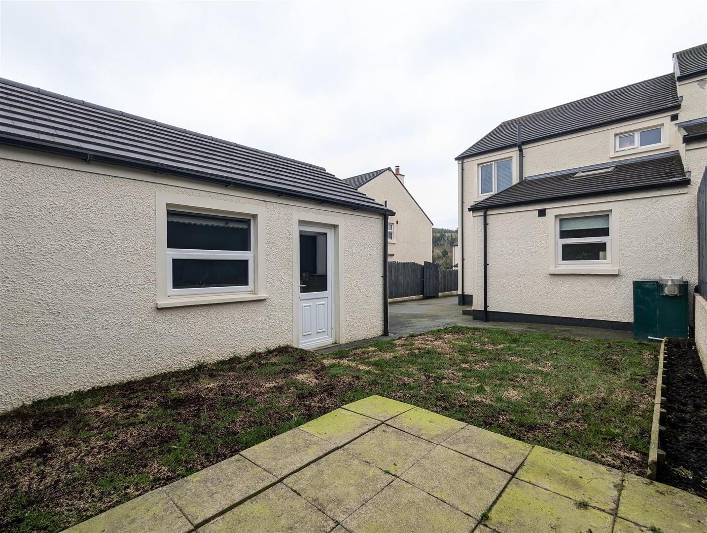 14 Weavers Way 26 of 27