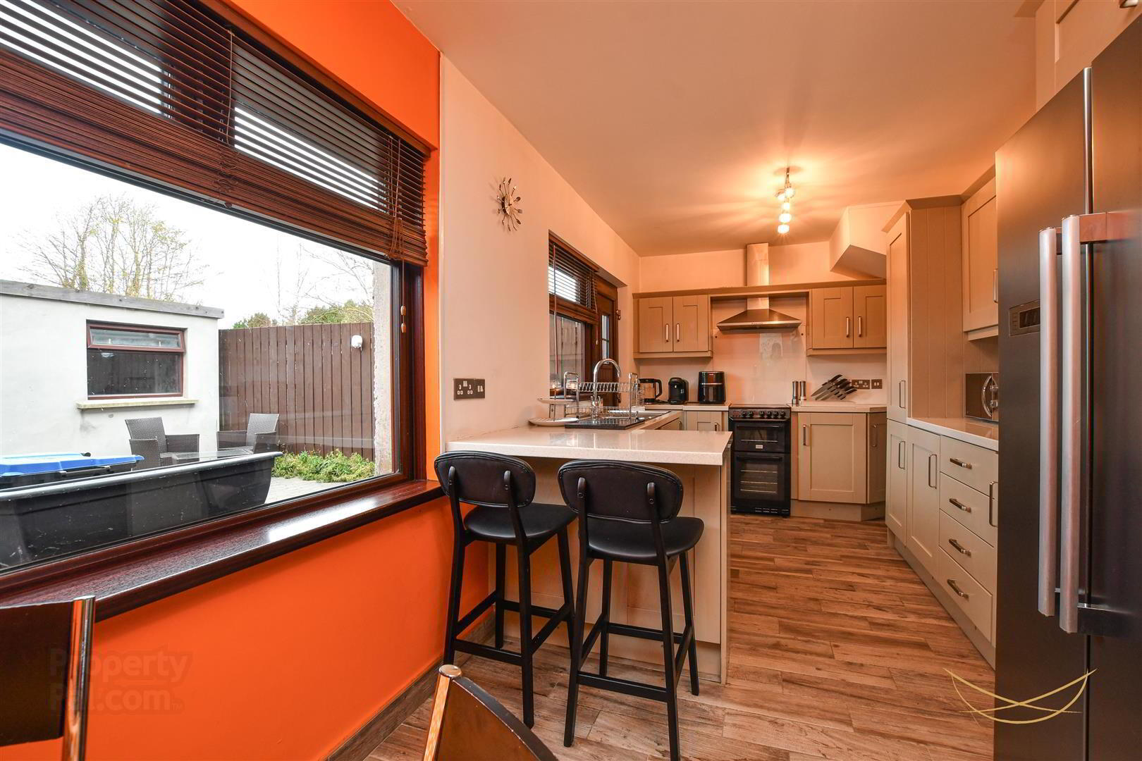 21 Fernlea Gardens 15 of 39