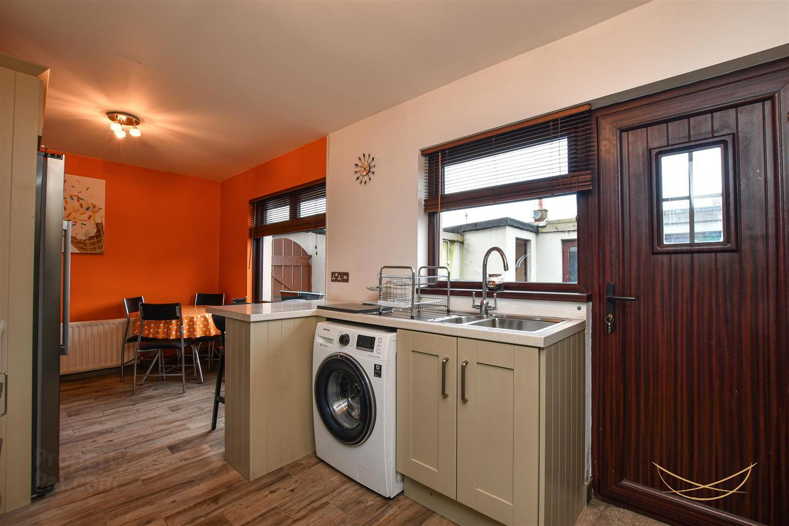 21 Fernlea Gardens 18 of 39