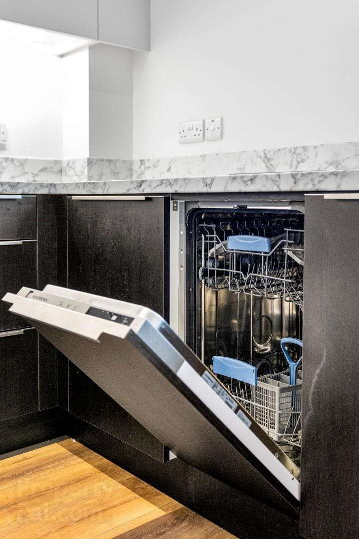 Apt 10, Moncrief Court 15 of 35